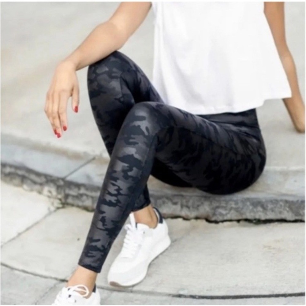 SPANX Faux Leather Camo Leggings Black Matte Petite Small